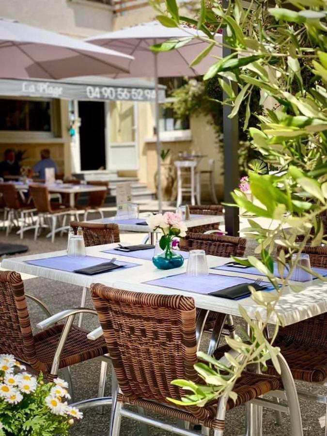 פור-סן-לואי-דו-רון Hotel Restaurant La Plage מראה חיצוני תמונה